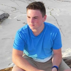 Meet your Posher, Zach